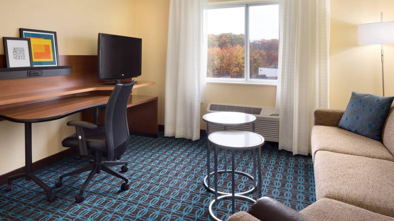 <b>Fairfield Inn/Suites Youngstown Boardman Room</b>. Images powered by <a href="https://www.leonardoworldwide.com/" title="Leonardo Worldwide" target="_blank">Leonardo</a>.
