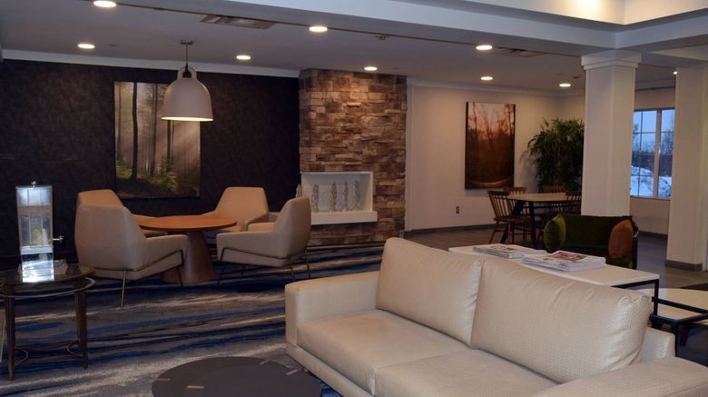 <b>Fairfield Inn & Suites Youngstown Lobby</b>. Images powered by <a href="https://www.leonardoworldwide.com/" title="Leonardo Worldwide" target="_blank">Leonardo</a>.