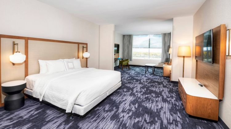 Fairfield Inn & Suites Ottawa Airport Suite