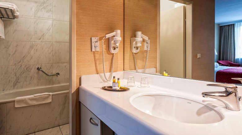 <b>Marriott Exec Apts Budapest Room</b>. Images powered by <a href="https://www.leonardoworldwide.com/" title="Leonardo Worldwide" target="_blank">Leonardo</a>.