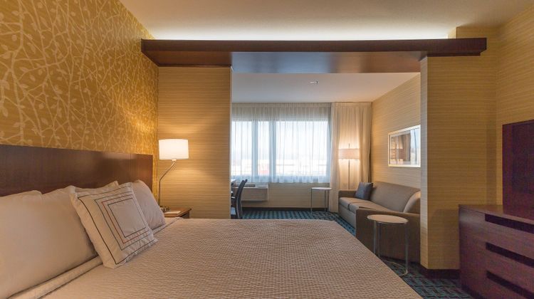 Fairfield Inn & Suites Regina Suite