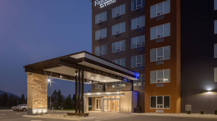 Fairfield Inn & Suites Revelstoke Exterior