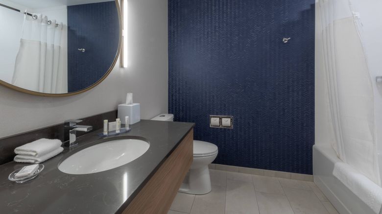 <b>Fairfield Inn & Suites Revelstoke Room</b>. Images powered by <a href="https://www.leonardoworldwide.com/" title="Leonardo Worldwide" target="_blank">Leonardo</a>.