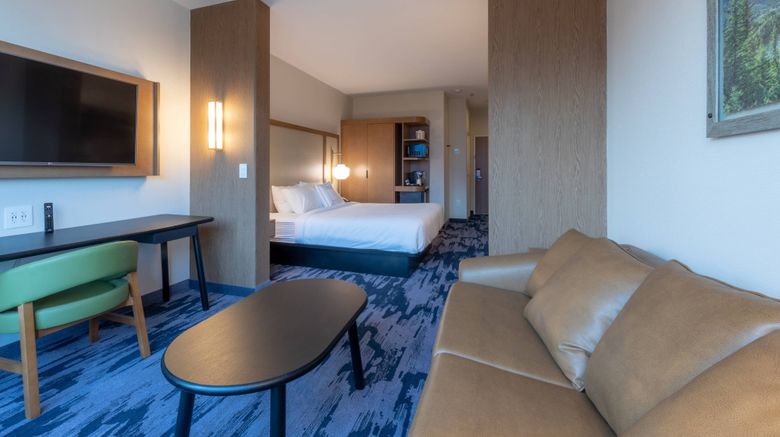 <b>Fairfield Inn & Suites Revelstoke Suite</b>. Images powered by <a href="https://www.leonardoworldwide.com/" title="Leonardo Worldwide" target="_blank">Leonardo</a>.
