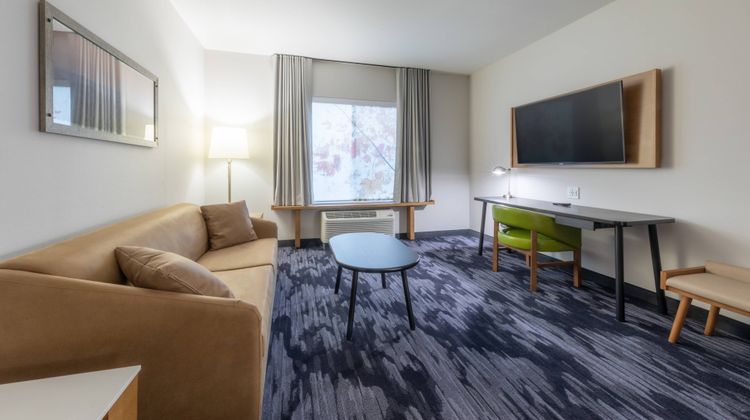 Fairfield Inn & Suites Salmon Arm Room