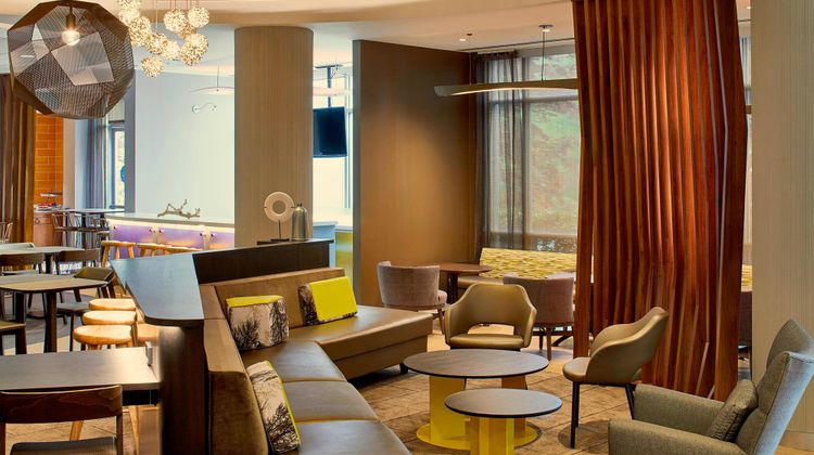 SpringHill Suites Atlanta Arpt Gateway Lobby