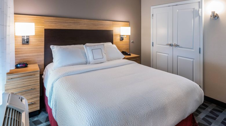 <b>TownePlace Suites Milwaukee Oak Creek Room</b>. Images powered by <a href="https://www.leonardoworldwide.com/" title="Leonardo Worldwide" target="_blank">Leonardo</a>.