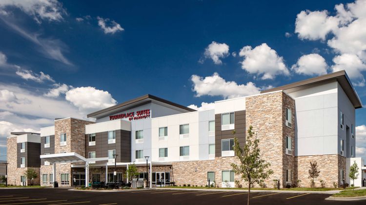 TownePlace Suites Milwaukee West Bend Exterior