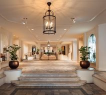 Moana Surfrider, a Westin Resort & Spa Lobby