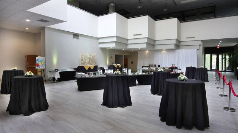 <b>Marriott East Lansing at University Place Lobby</b>. Images powered by <a href="https://www.leonardoworldwide.com/" title="Leonardo Worldwide" target="_blank">Leonardo</a>.