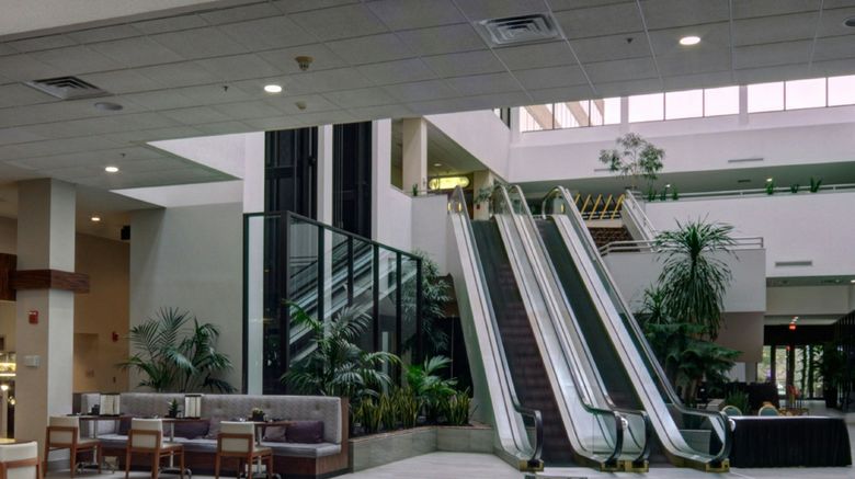 <b>Marriott East Lansing at University Place Lobby</b>. Images powered by <a href="https://www.leonardoworldwide.com/" title="Leonardo Worldwide" target="_blank">Leonardo</a>.