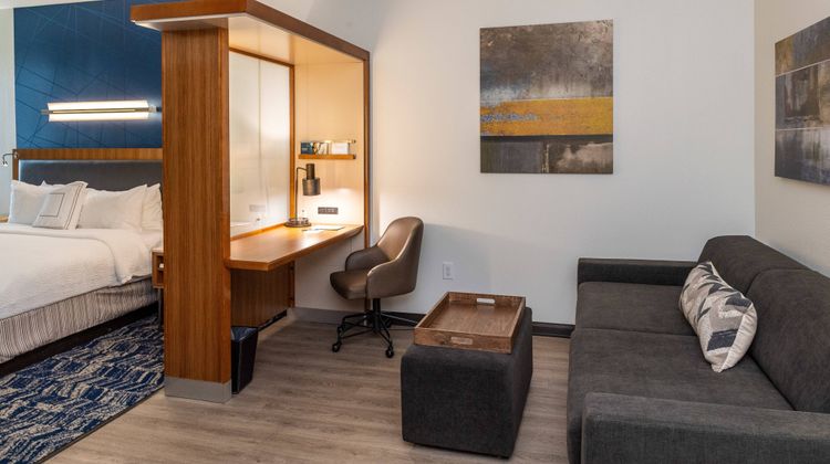 SpringHill Suites Houston Baytown Suite