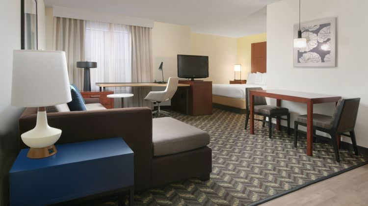Residence Inn Dallas Addison/Quorum Driv Suite