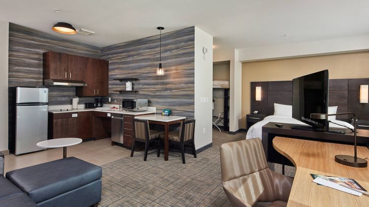 Residence Inn Sacramento Davis Suite