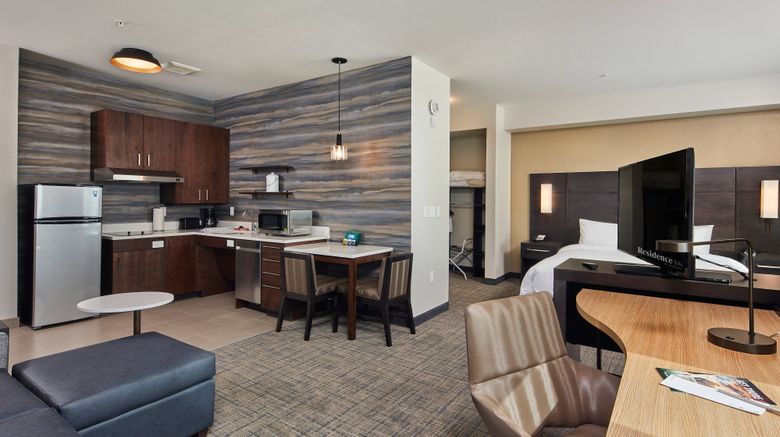 <b>Residence Inn Sacramento Davis Suite</b>. Images powered by <a href="https://www.leonardoworldwide.com/" title="Leonardo Worldwide" target="_blank">Leonardo</a>.