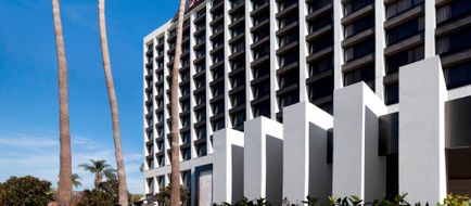 Beverly Hills Marriott Exterior