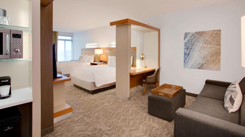 <b>SpringHill Suites Hartford Airport Room</b>. Images powered by <a href="https://www.leonardoworldwide.com/" title="Leonardo Worldwide" target="_blank">Leonardo</a>.