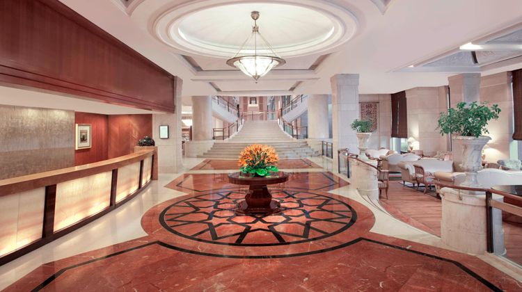 Sheraton New Delhi Hotel Lobby