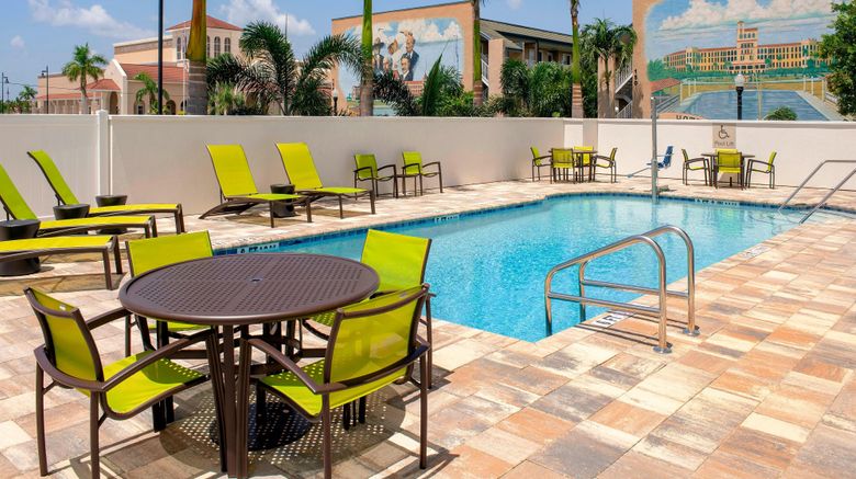 <b>SpringHill Suites Punta Gorda Harborside Pool</b>. Images powered by <a href="https://www.leonardoworldwide.com/" title="Leonardo Worldwide" target="_blank">Leonardo</a>.