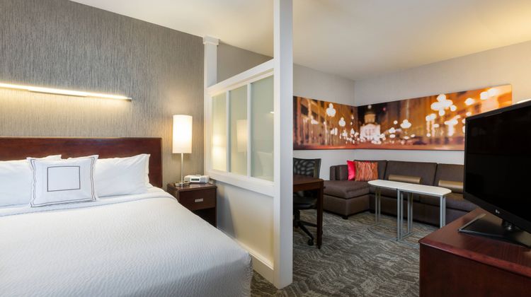 SpringHill Suites Indianapolis Fishers Suite