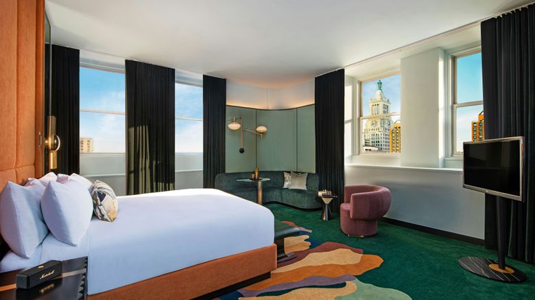 <b>W New York Union Square Suite</b>. Images powered by <a href="https://www.leonardoworldwide.com/" title="Leonardo Worldwide" target="_blank">Leonardo</a>.