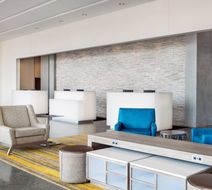 Springhill Suites Downtown Bayfront Lobby