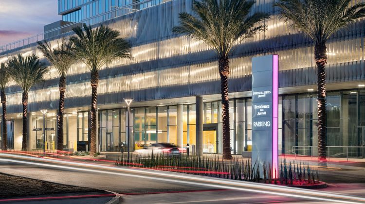Springhill Suites Downtown Bayfront Exterior
