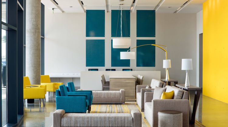 Springhill Suites Downtown Bayfront Lobby