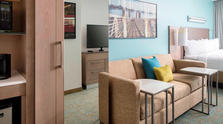 Springhill Suites Downtown Bayfront Room
