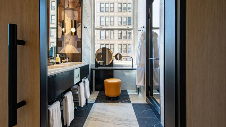 <b>W New York Union Square Suite</b>. Images powered by <a href="https://www.leonardoworldwide.com/" title="Leonardo Worldwide" target="_blank">Leonardo</a>.