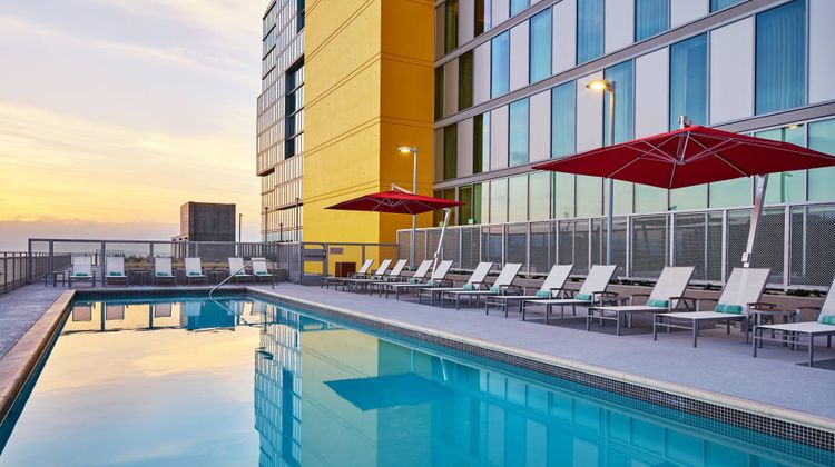 Springhill Suites Downtown Bayfront Pool
