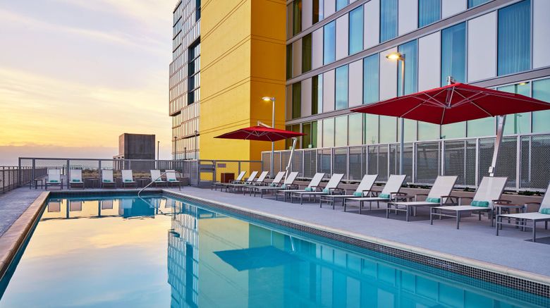 <b>Springhill Suites Downtown Bayfront Pool</b>. Images powered by <a href="https://www.leonardoworldwide.com/" title="Leonardo Worldwide" target="_blank">Leonardo</a>.