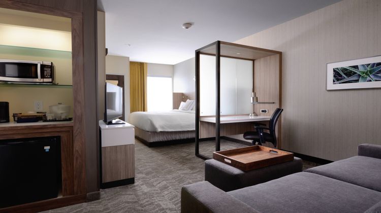 SpringHill Sts by Marriott NW at The Rim Suite