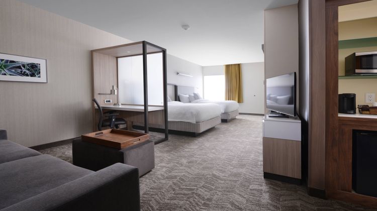 SpringHill Sts by Marriott NW at The Rim Suite