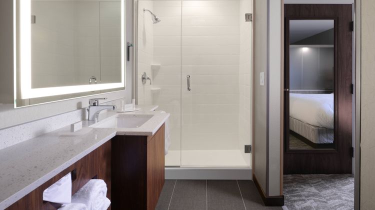 SpringHill Sts by Marriott NW at The Rim Room