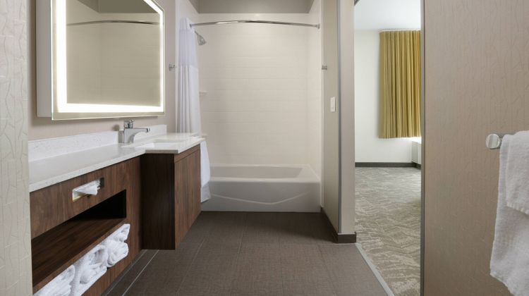 SpringHill Sts by Marriott NW at The Rim Room