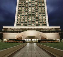 The Ritz-Carlton, Shanghai Exterior