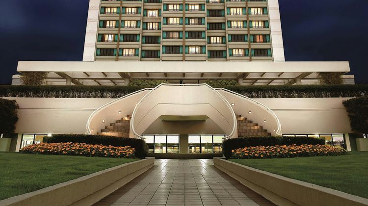 The Ritz-Carlton, Shanghai Exterior