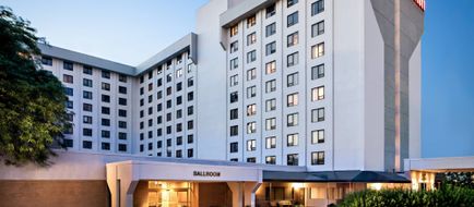 New York LaGuardia Airport Marriott Exterior