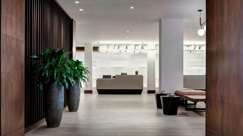 <b>New York LaGuardia Airport Marriott Lobby</b>. Images powered by <a href="https://www.leonardoworldwide.com/" title="Leonardo Worldwide" target="_blank">Leonardo</a>.