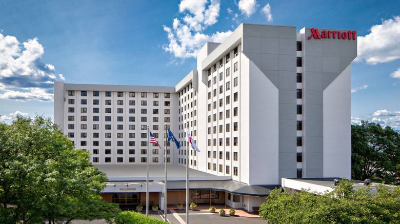 <b>New York LaGuardia Airport Marriott Exterior</b>. Images powered by <a href="https://www.leonardoworldwide.com/" title="Leonardo Worldwide" target="_blank">Leonardo</a>.
