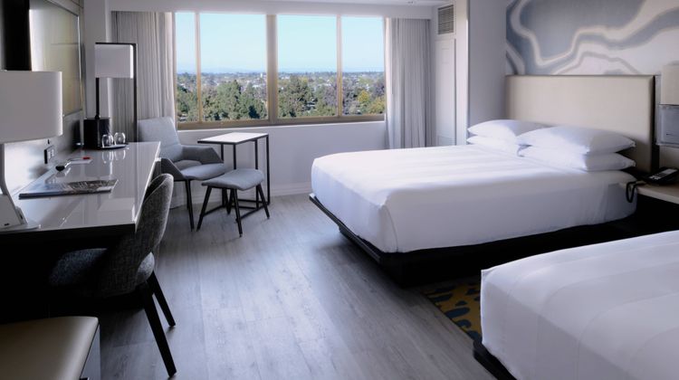 Long Beach Marriott Room