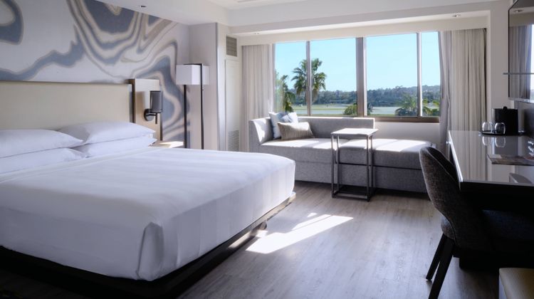 Long Beach Marriott Room