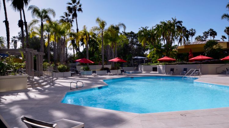 Long Beach Marriott Pool