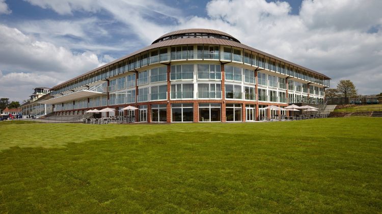Lingfield Park Marriott Hotel Exterior