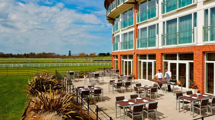 Lingfield Park Marriott Hotel Exterior