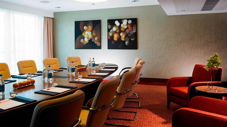 <b>Lingfield Park Marriott Hotel Meeting</b>. Images powered by <a href="https://www.leonardoworldwide.com/" title="Leonardo Worldwide" target="_blank">Leonardo</a>.