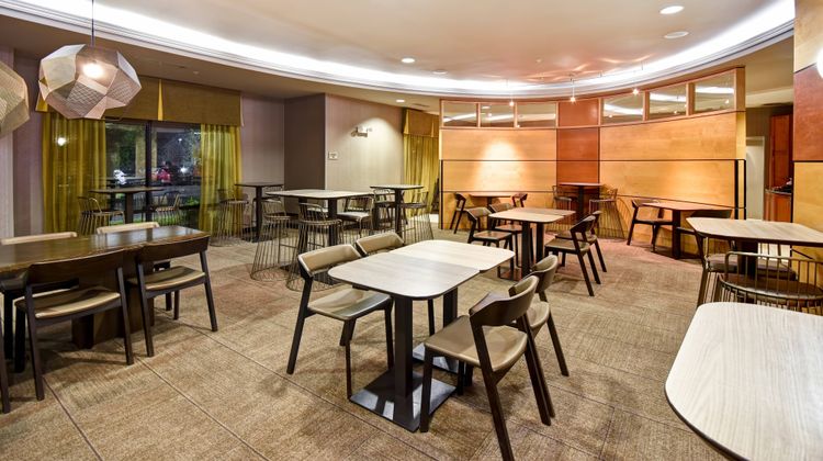 SpringHill Suites Louisville Airport Restaurant