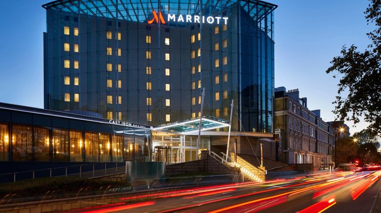 London Marriott Hotel Kensington Exterior