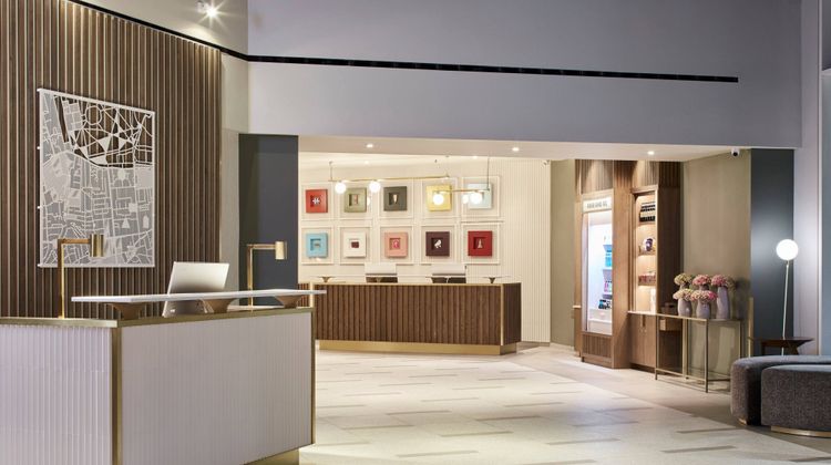 London Marriott Hotel Kensington Lobby